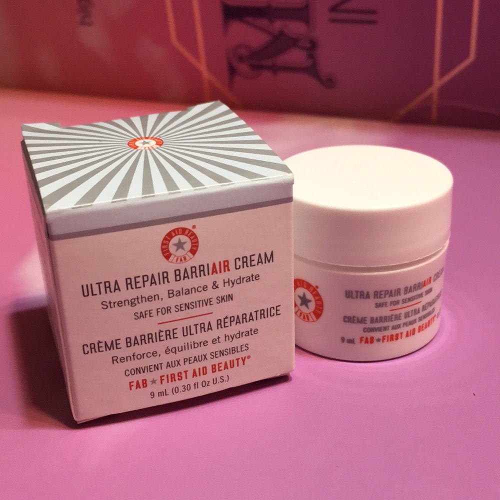 💋4/$26! First Aid Beauty ultra repair cream